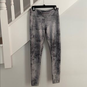 ALO Yoga leggings